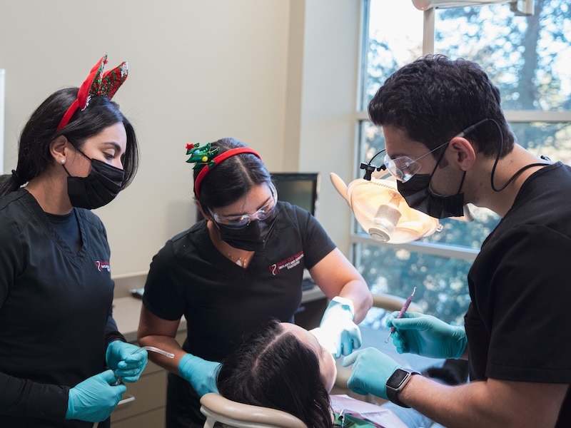 Same Day Smiles Specializes in Complex Dental Cases with an All-on-4 Dental Implant Procedure
